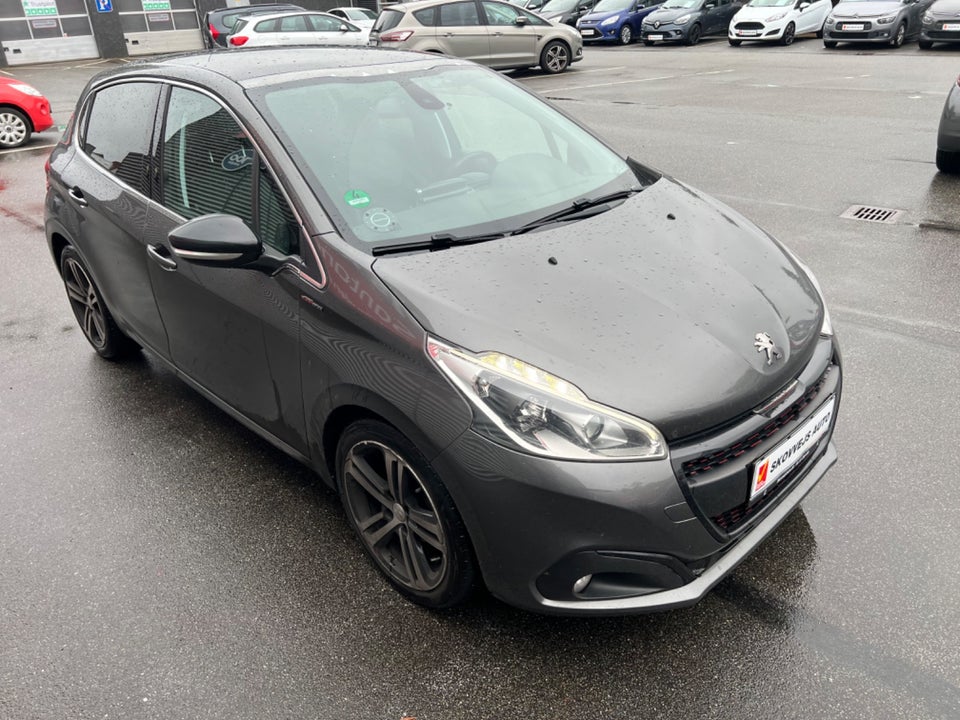 Peugeot 208 1,6 BlueHDi 100 GT Line Sky 5d