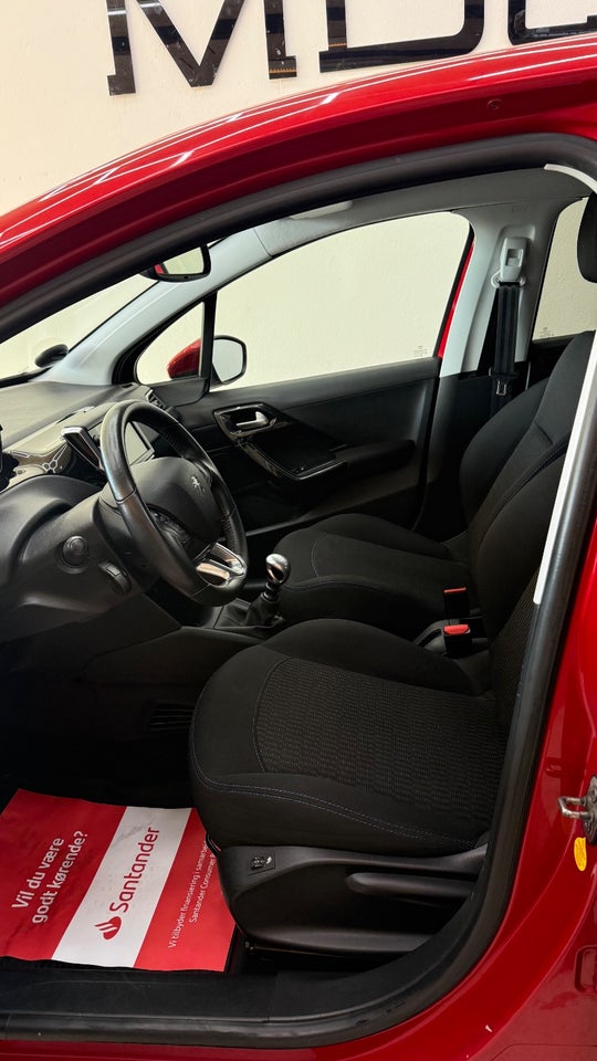 Peugeot 208 1,2 PureTech 110 Signature Sky 5d