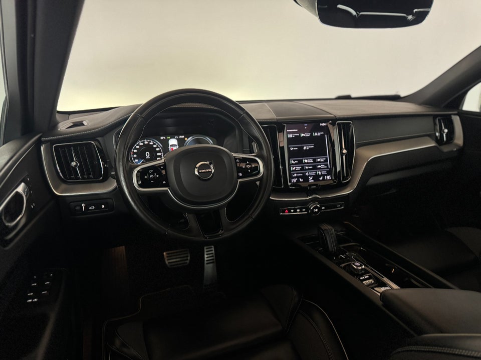 Volvo XC60 2,0 T8 ReCharge R-Design aut. AWD 5d