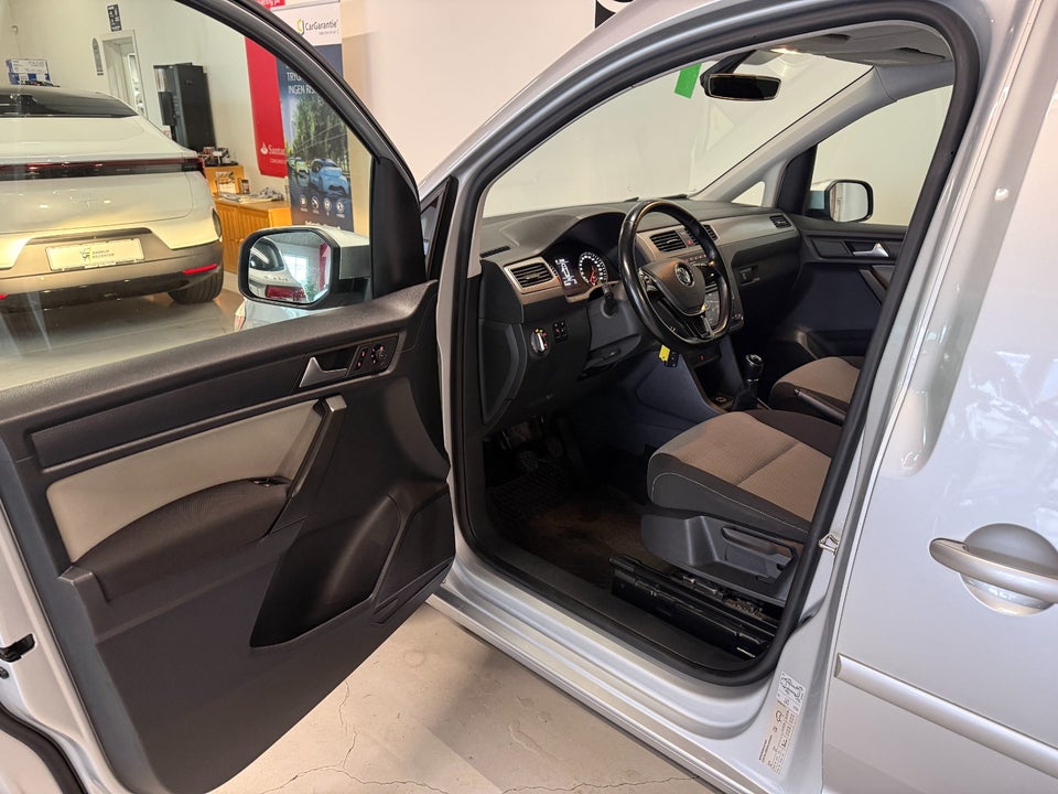 VW Caddy 2,0 TDi 102 Comfortline BMT 4d