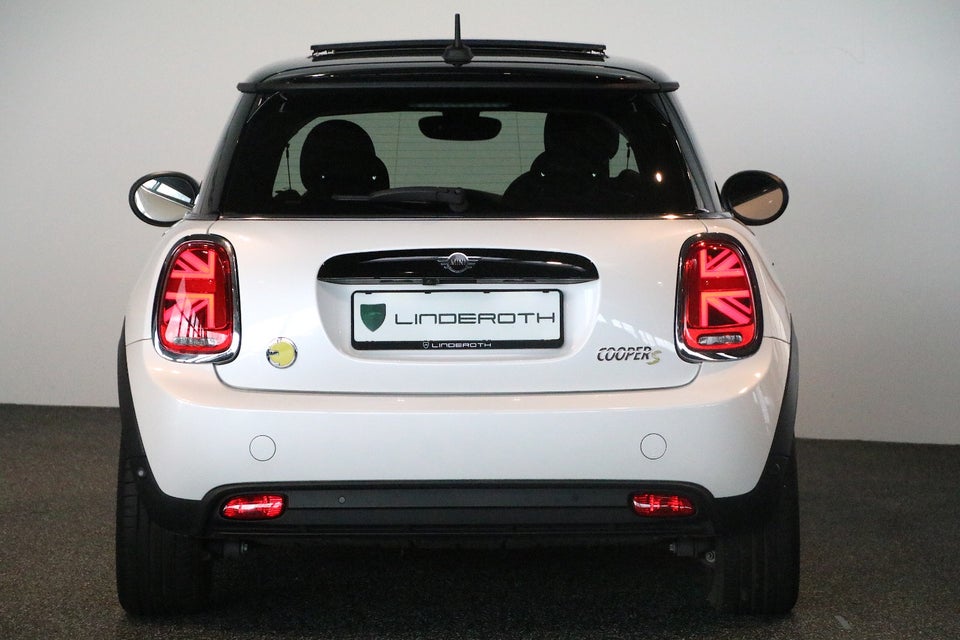 MINI Cooper SE Classic 3d