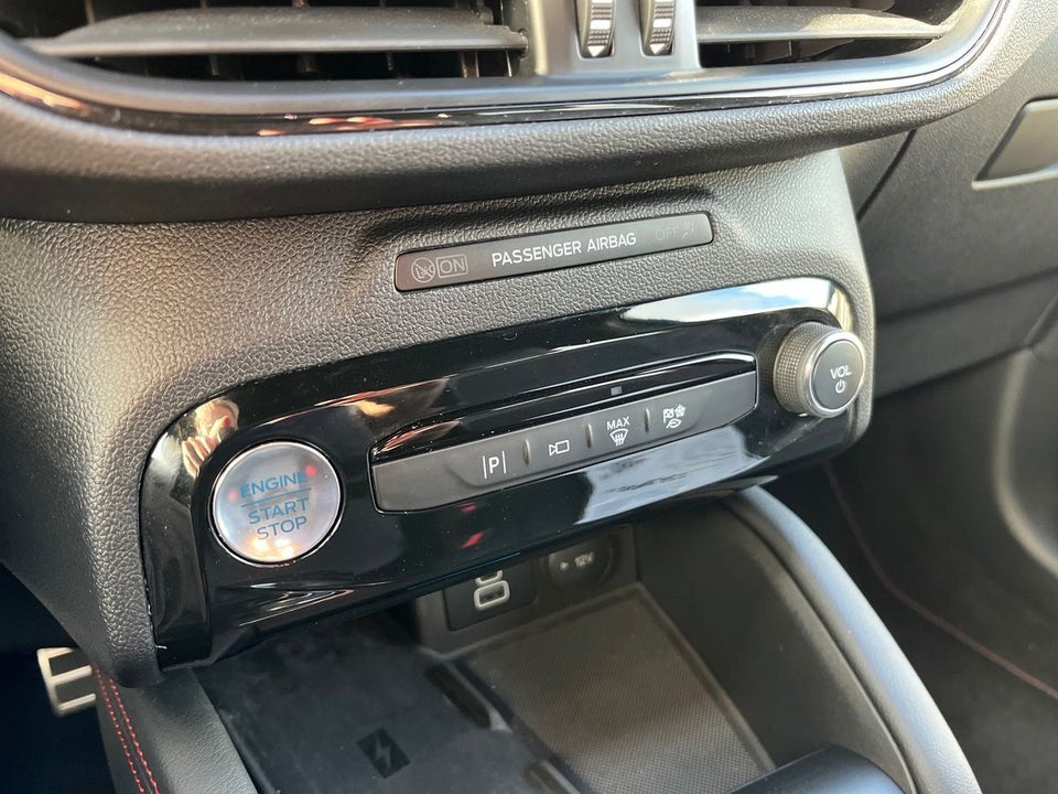 Ford Kuga 2,5 PHEV ST-Line X CVT 5d