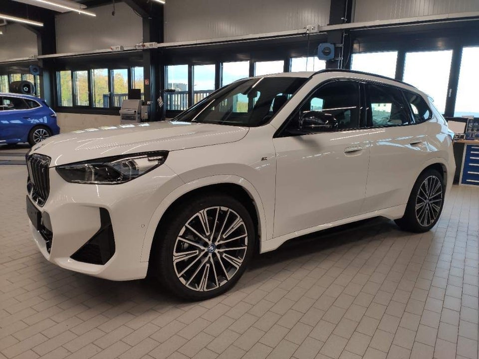 BMW iX1 xDrive30 M-Sport 5d