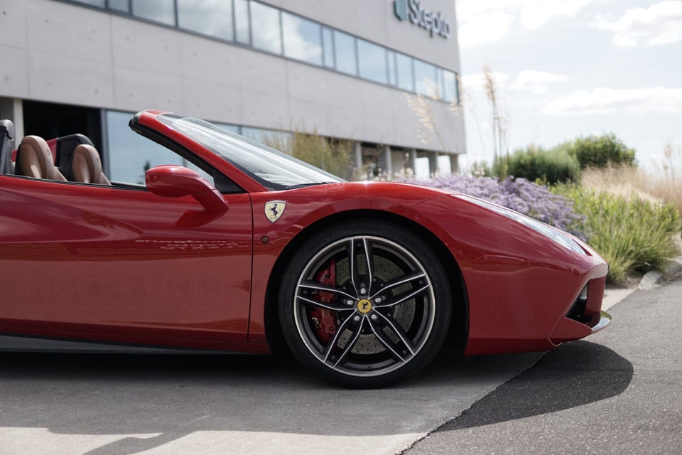 Ferrari 488 Spider 3,9 DCT 2d