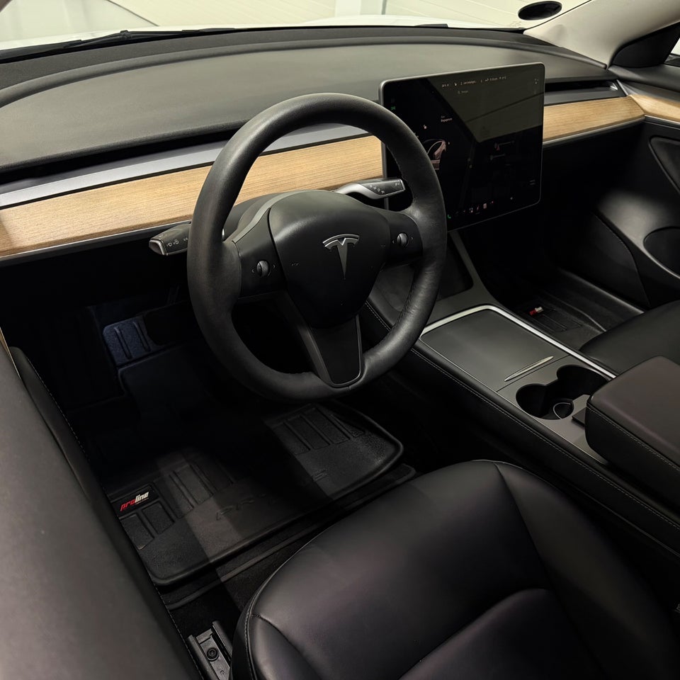 Tesla Model 3 Long Range AWD 4d