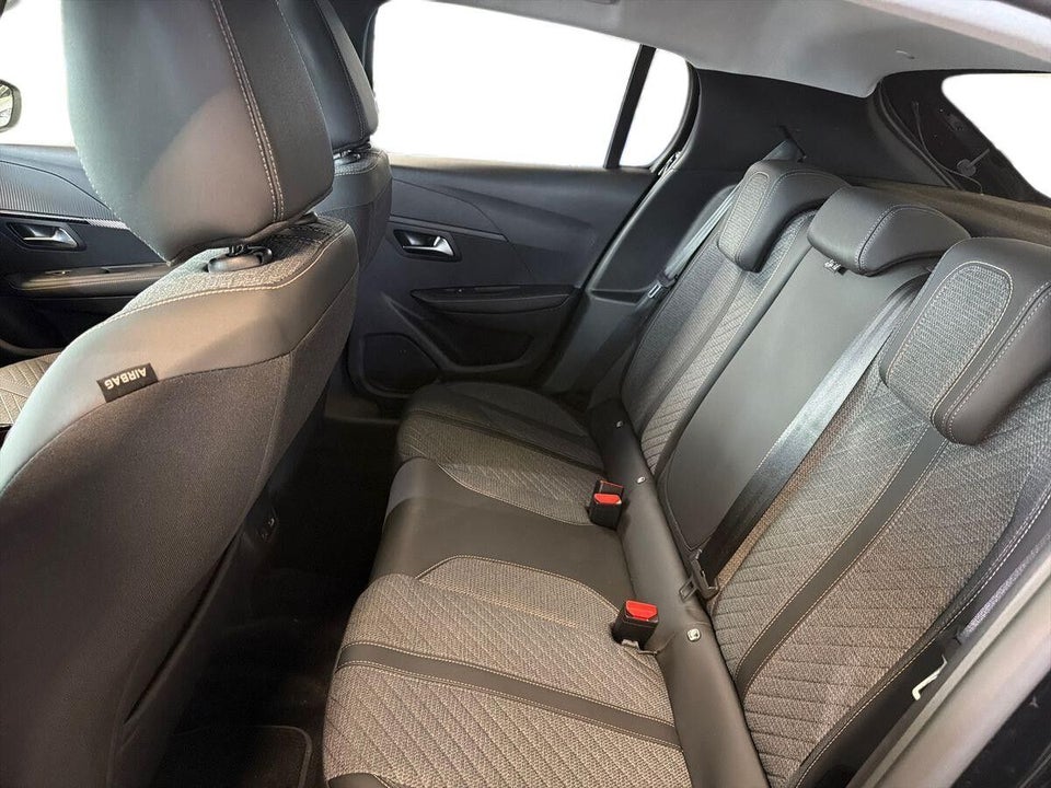 Peugeot 208 1,2 PureTech 100 Allure+ 5d