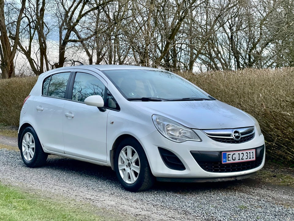 Opel Corsa 1,0 12V Essentia 5d