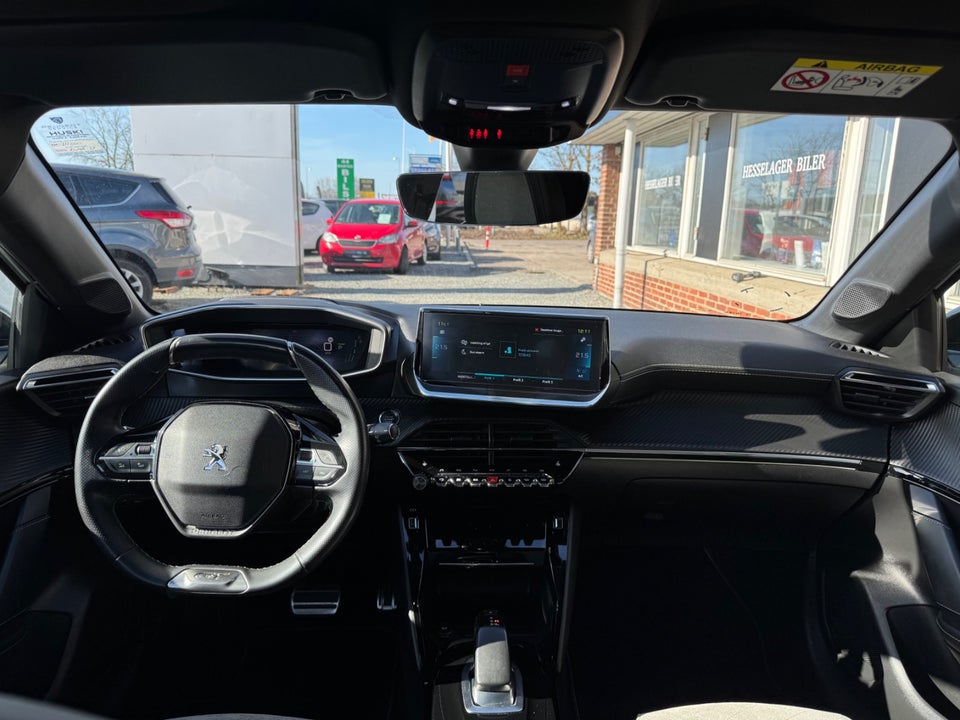 Peugeot e-208 50 GT 5d