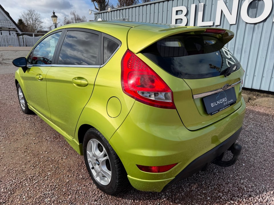 Ford Fiesta 1,6 Ti-VCT Titanium 5d