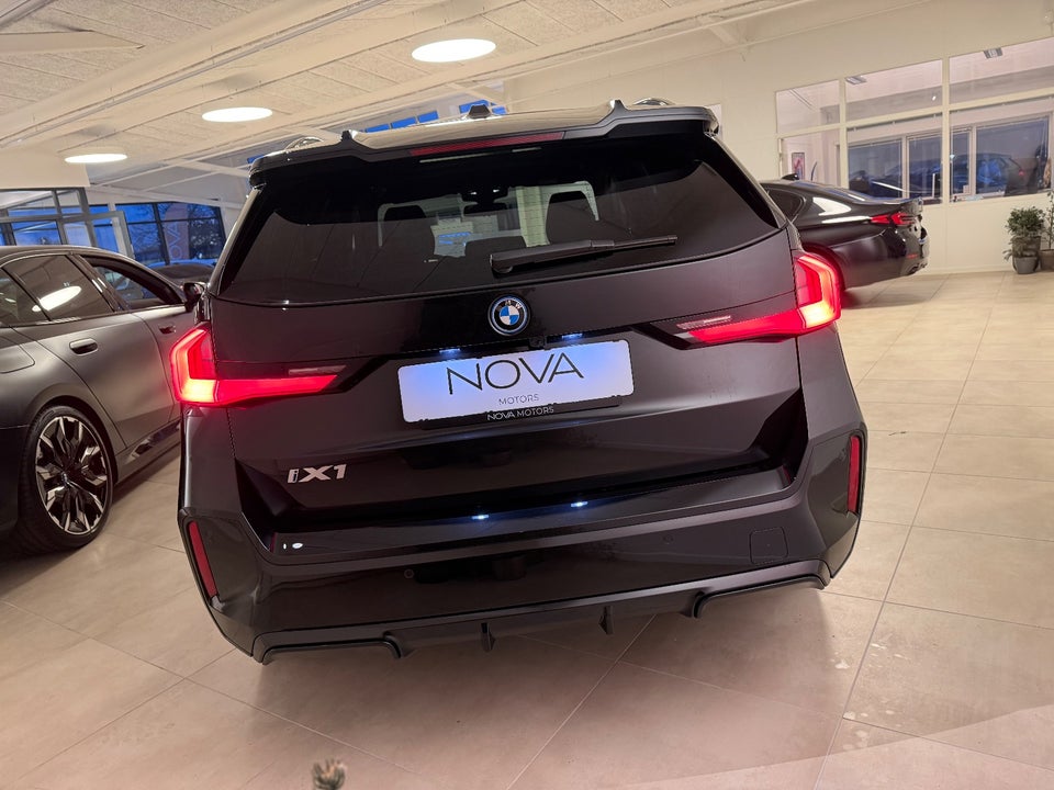 BMW iX1 xDrive30 Fully Charged 5d