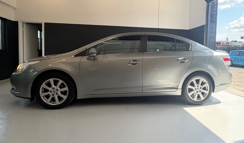 Toyota Avensis 1,8 VVT-i T2 E-CVT 4d