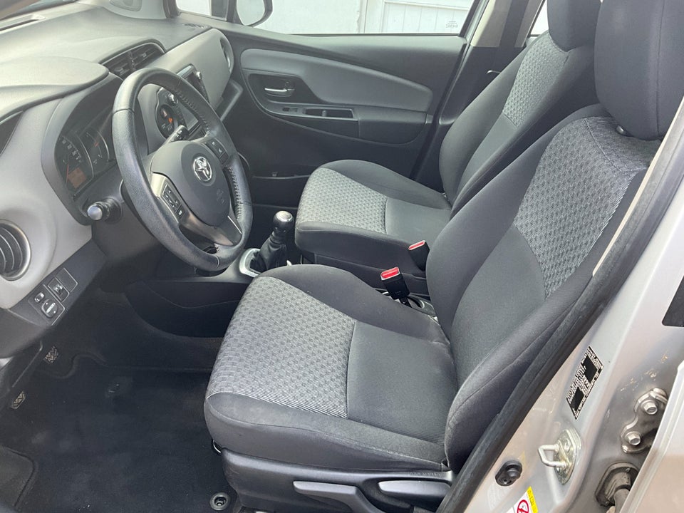 Toyota Yaris 1,0 VVT-i T2 Komfort 5d
