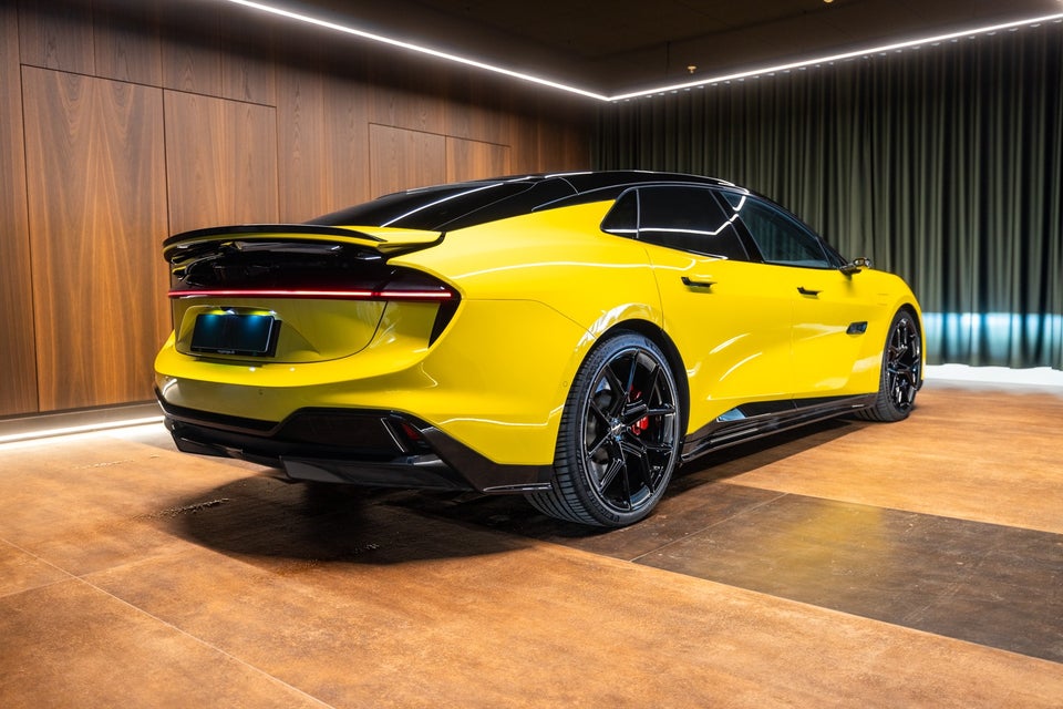 Lotus Emeya S 5d