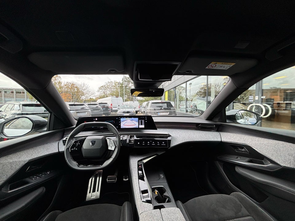 Peugeot e-3008 77 GT 5d