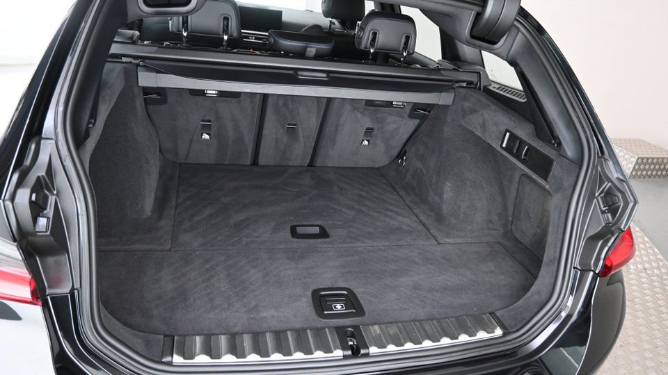 BMW 330i 2,0 Touring M-Sport aut. 5d