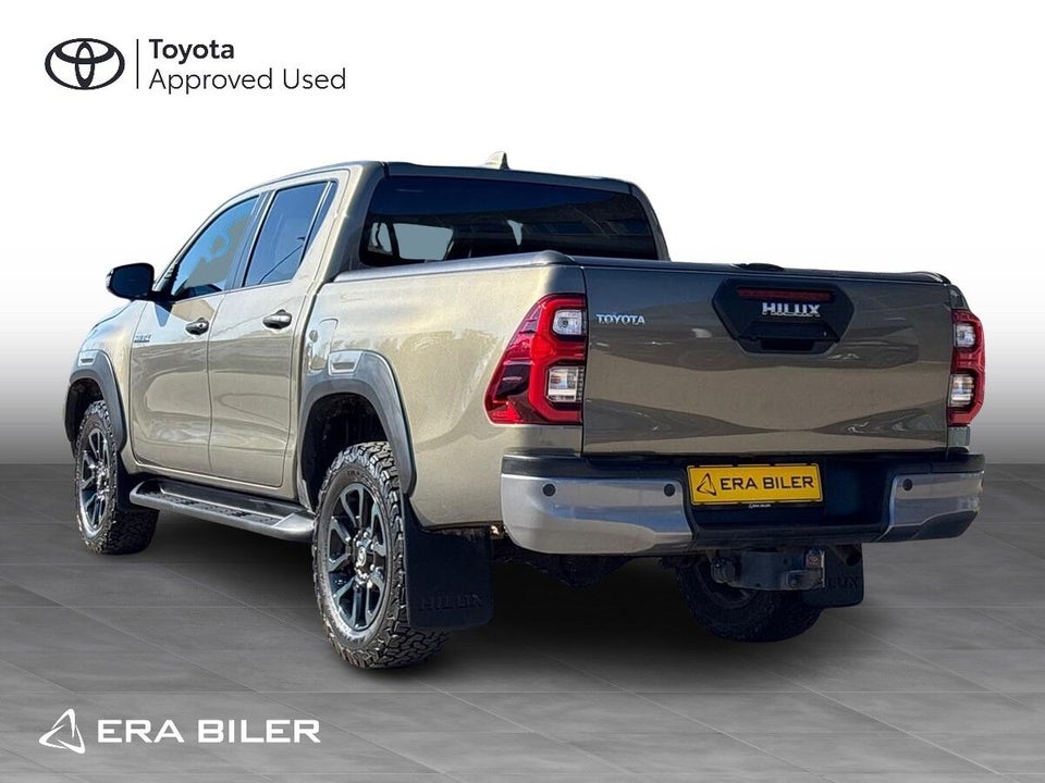 Toyota HiLux 2,8 D T4 Invincible Db.Kab aut. 4d