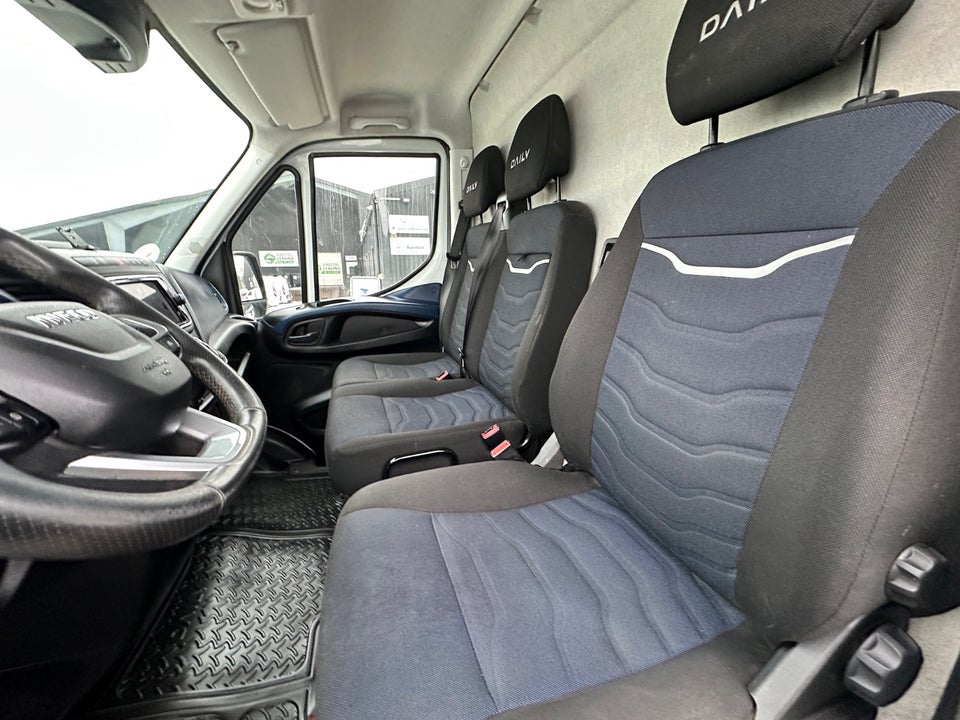 Iveco Daily 2,3 35C12 12m³ Van AG8