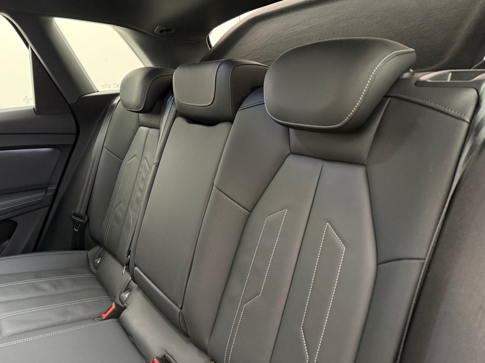 Audi Q4 e-tron 40 Advanced 5d