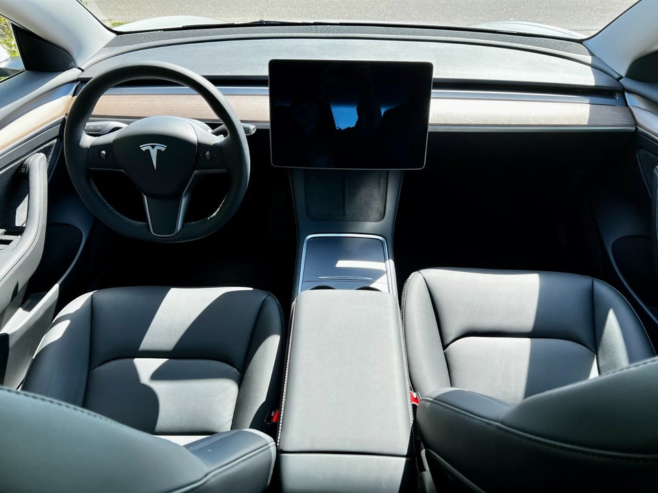 Tesla Model 3 Long Range AWD 4d