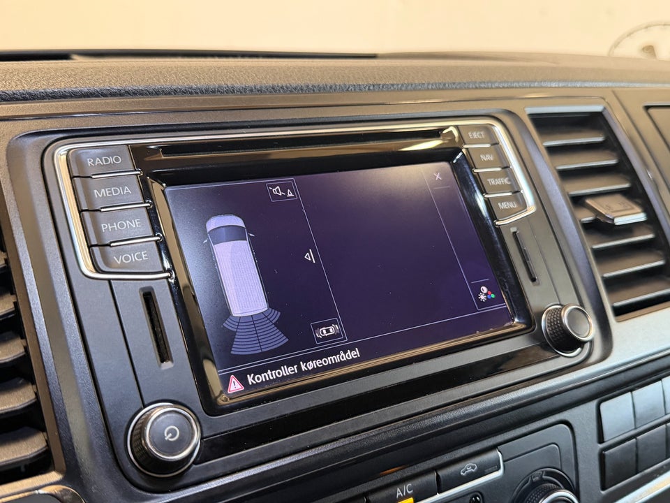 VW Transporter 2,0 TDi 150 Kassevogn DSG lang