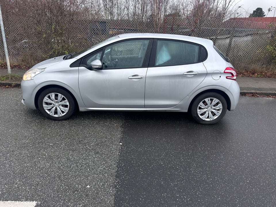 Peugeot 208 1,4 HDi 68 Active 5d