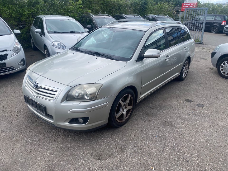 Toyota Avensis 2,0 Sol stc. 5d