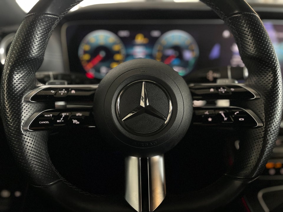 Mercedes E300 e 2,0 AMG Line stc. aut. 5d