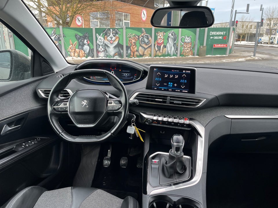 Peugeot 3008 1,2 e-THP 130 Allure 5d