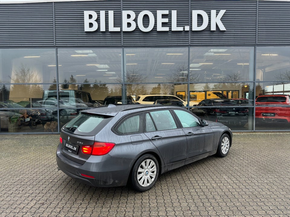 BMW 318d 2,0 Touring Modern Line aut. 5d