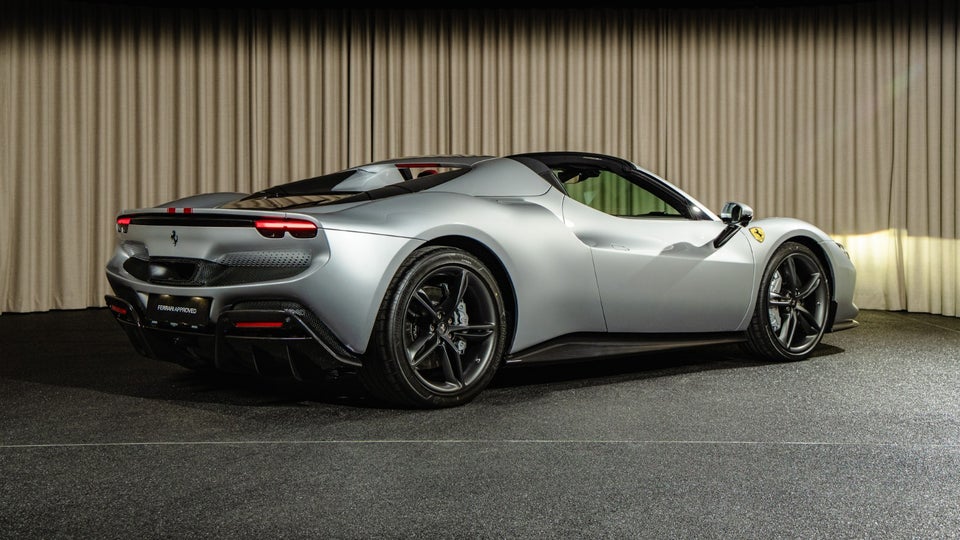 Ferrari 296 GTS 2,9 DCT 2d