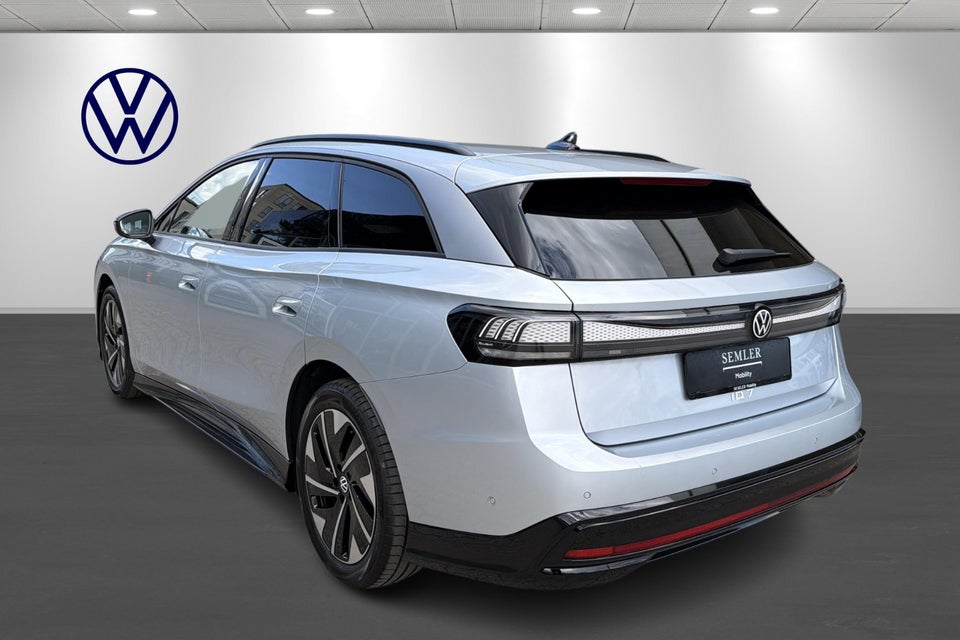 VW ID.7 77 Style+ Tourer 5d