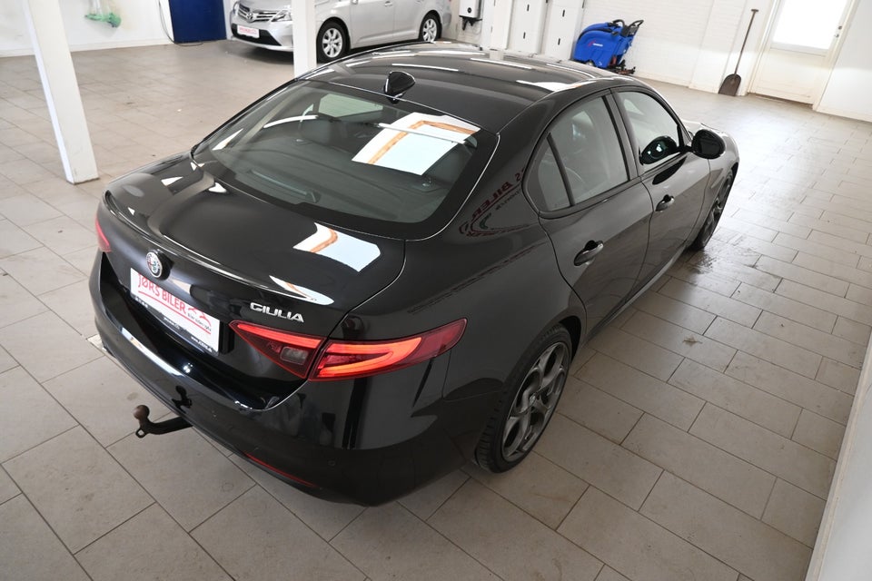 Alfa Romeo Giulia 2,0 T 200 Super aut. 4d