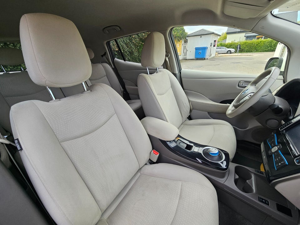 Nissan Leaf 24 5d