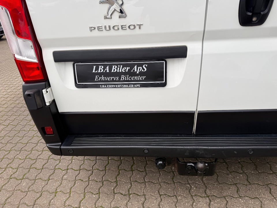 Peugeot Boxer 333 2,2 BlueHDi 140 L2H2 Premium