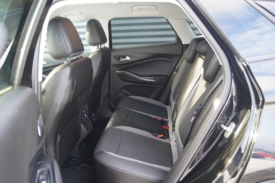 Opel Grandland X 1,6 Hybrid Ultimate aut. 5d