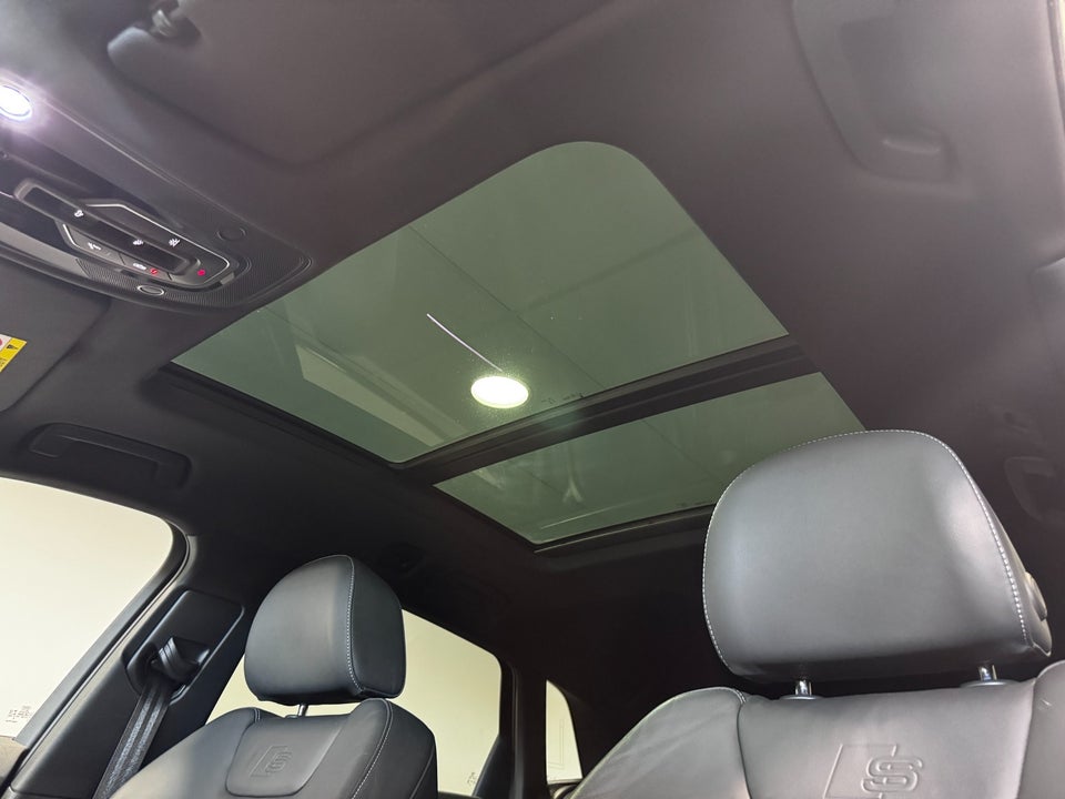 Audi e-tron 55 S-line quattro 5d