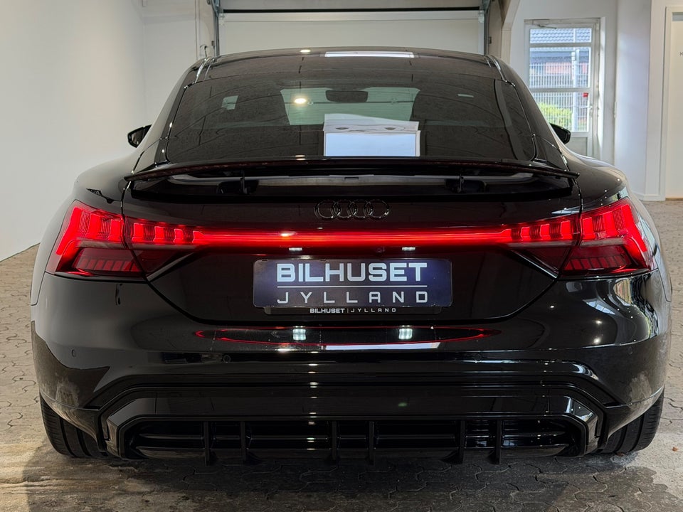 Audi e-tron GT quattro 4d