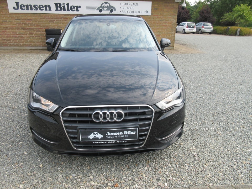 Audi A3 1,6 TDi Attraction Sportback S-tr. 5d