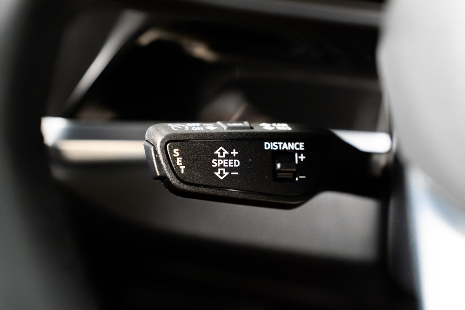 Audi Q3 45 TFSi e Attitude plus S-tr. 5d