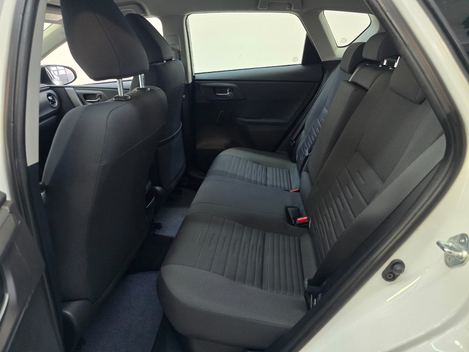 Toyota Auris 1,8 Hybrid H1 CVT 5d