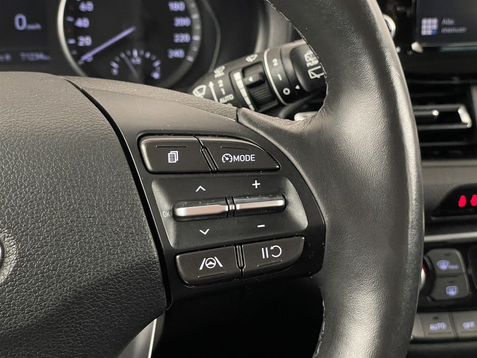 Hyundai i30 1,0 T-GDi Essential stc. DCT 5d