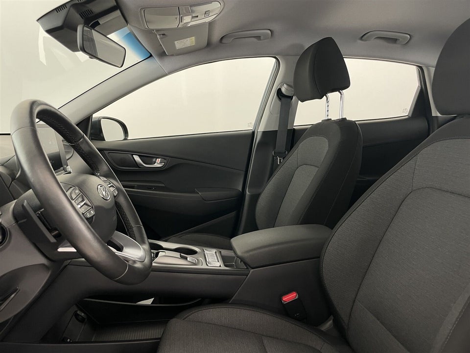 Hyundai Kona 64 EV Essential 5d