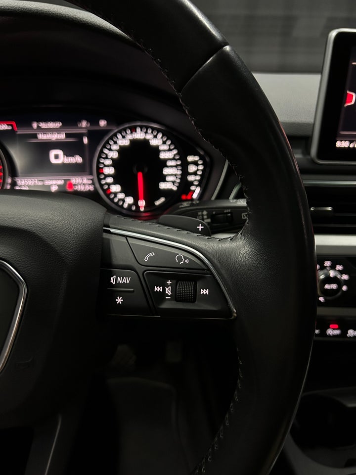 Audi A4 40 TDi Avant S-tr. 5d
