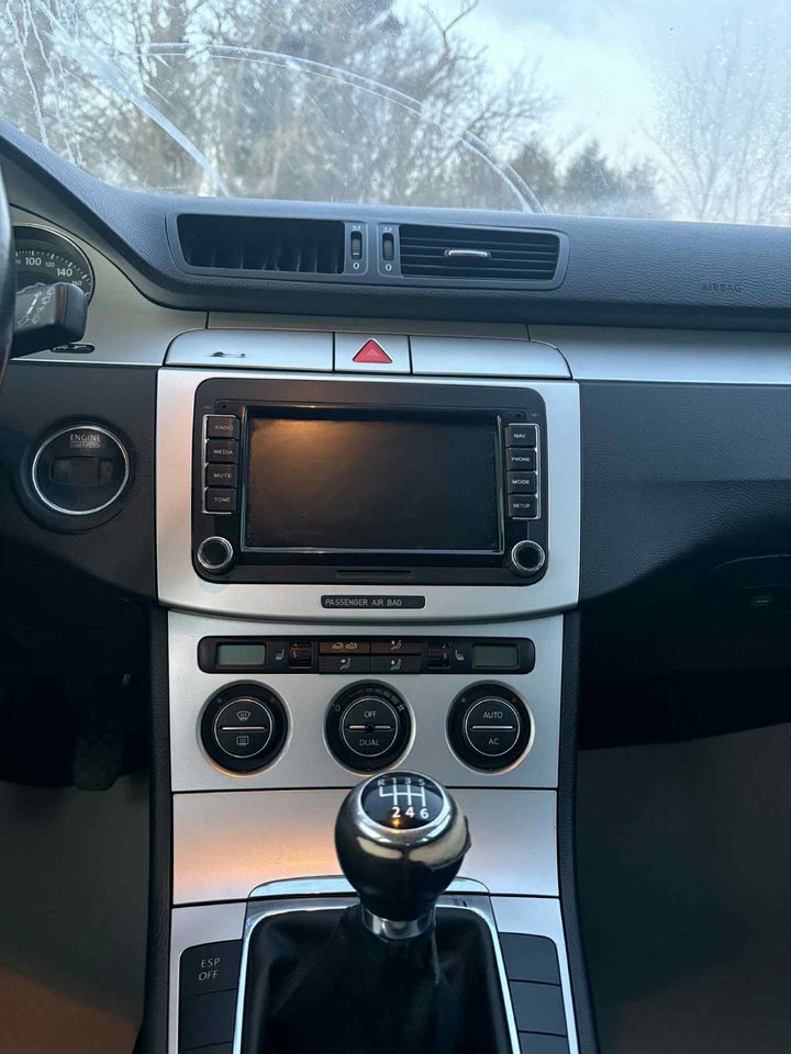 VW Passat 2,0 FSi Comfortline 4d