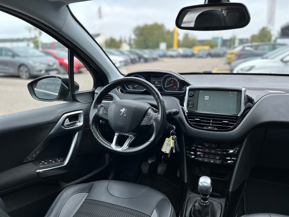 Peugeot 2008 1,2 PureTech 130 Allure+ 5d