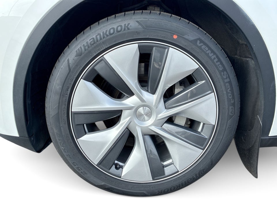 Tesla Model Y Long Range AWD 5d