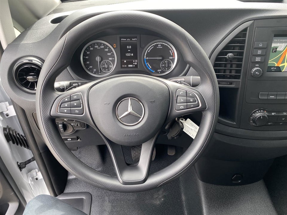 Mercedes eVito 129 Tourer PRO L Van