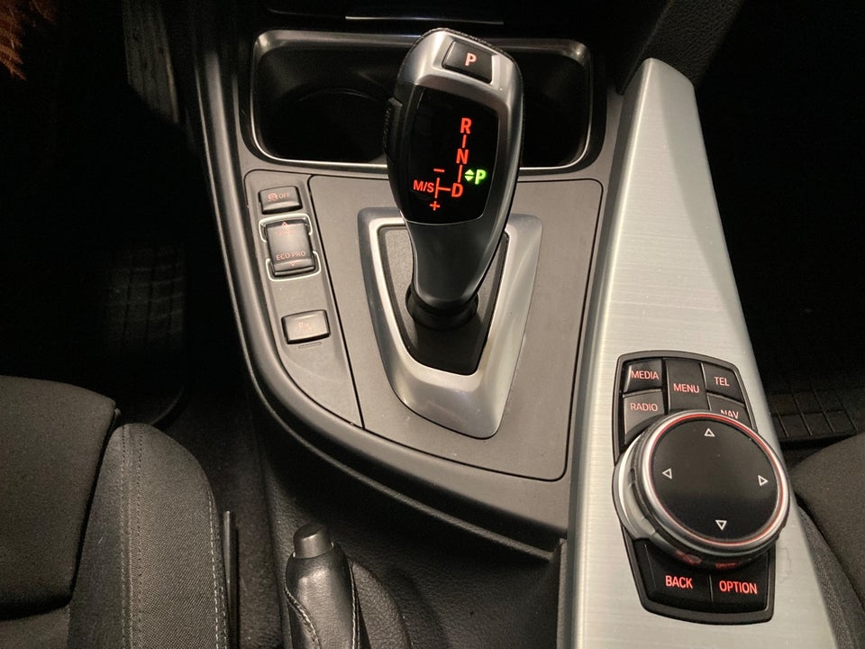 BMW 330d 3,0 Touring Sport Line aut. 5d