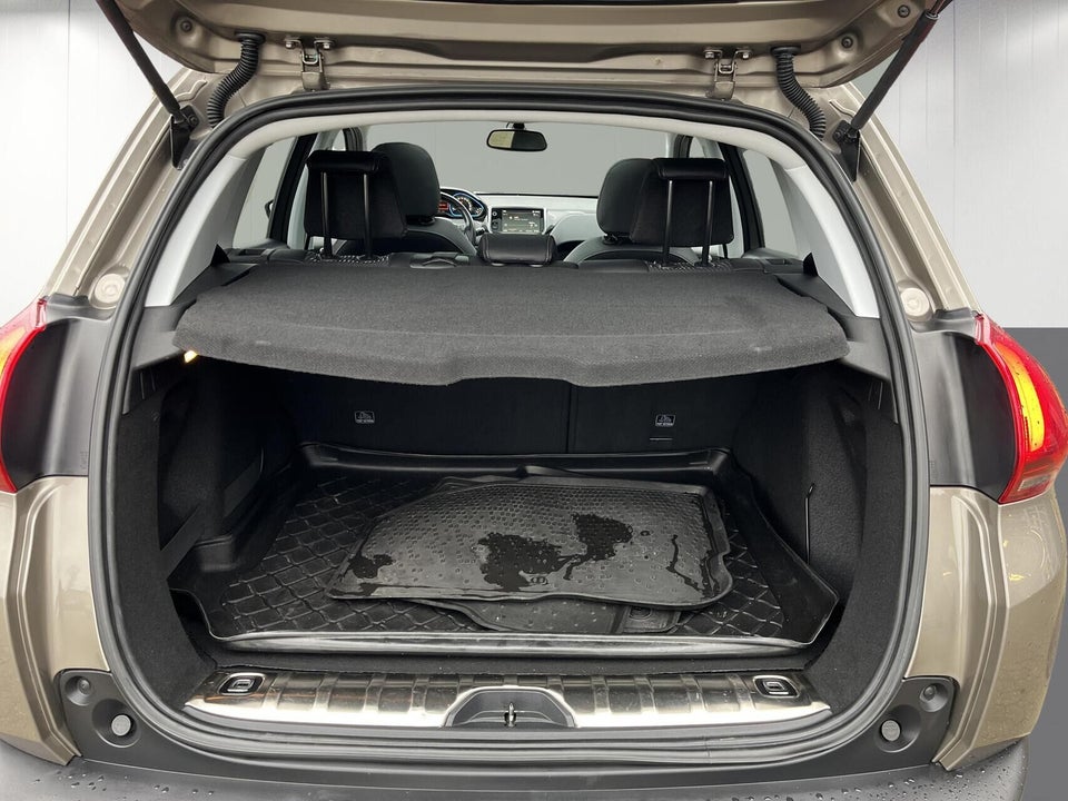 Peugeot 2008 1,6 BlueHDi 100 Allure Sky 5d