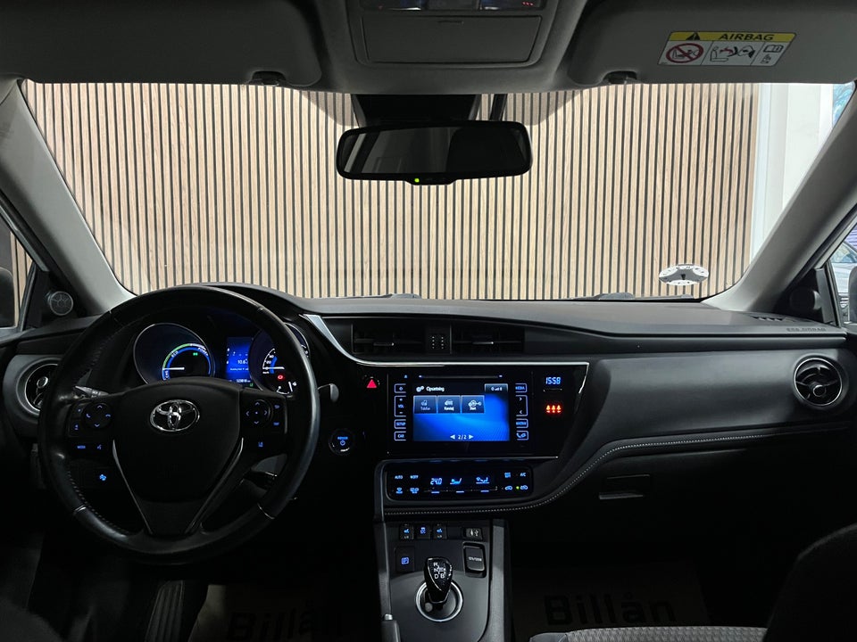 Toyota Auris 1,8 Hybrid H2 Comfort Touring Sports CVT 5d